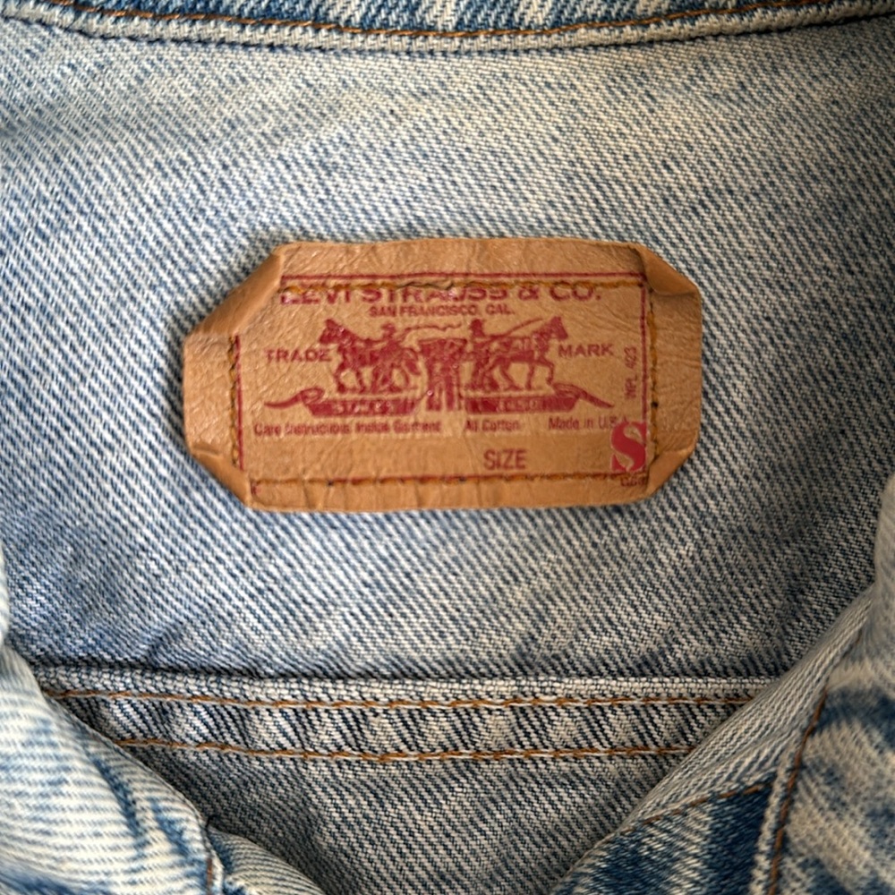 Levi’s 70s Denim Trucker Jacket - Men’s Small - Picture 2 of 5